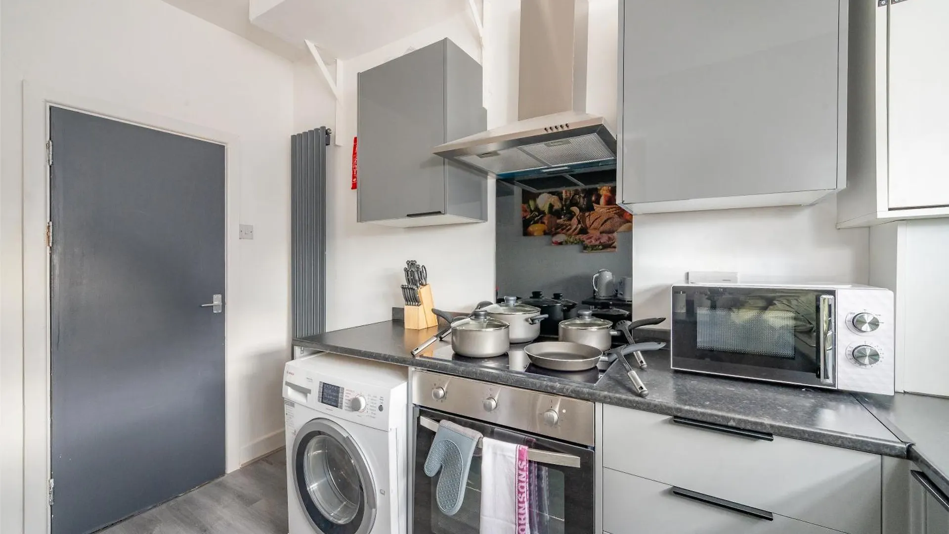 Homestay *Rc246*For Your Relaxed & Cosy Stay + Free Parking Leeds